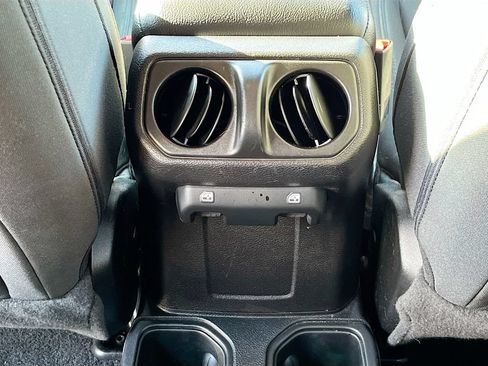 Used 2021 Jeep Wrangler Unlimited Sport AWD/4WD image 30
