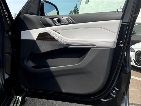 Used 2023 BMW X5 sDrive40i w/ Premium Package image 27