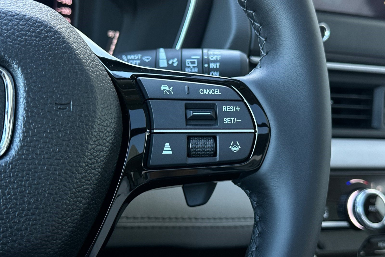 New 2026 Honda Pilot Touring image 16