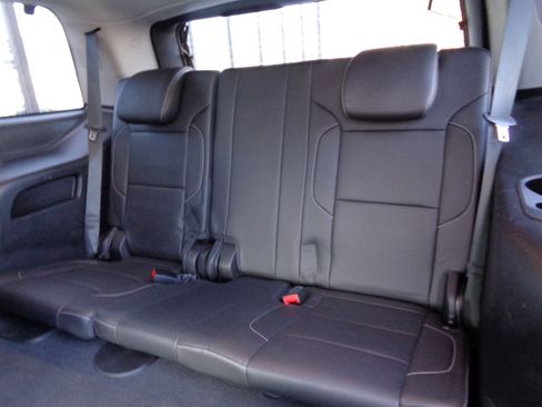 Used 2019 Chevrolet Tahoe LT w/ Luxury Package image 14