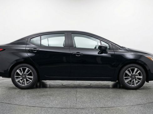 Used 2025 Nissan Versa SV FWD image 11