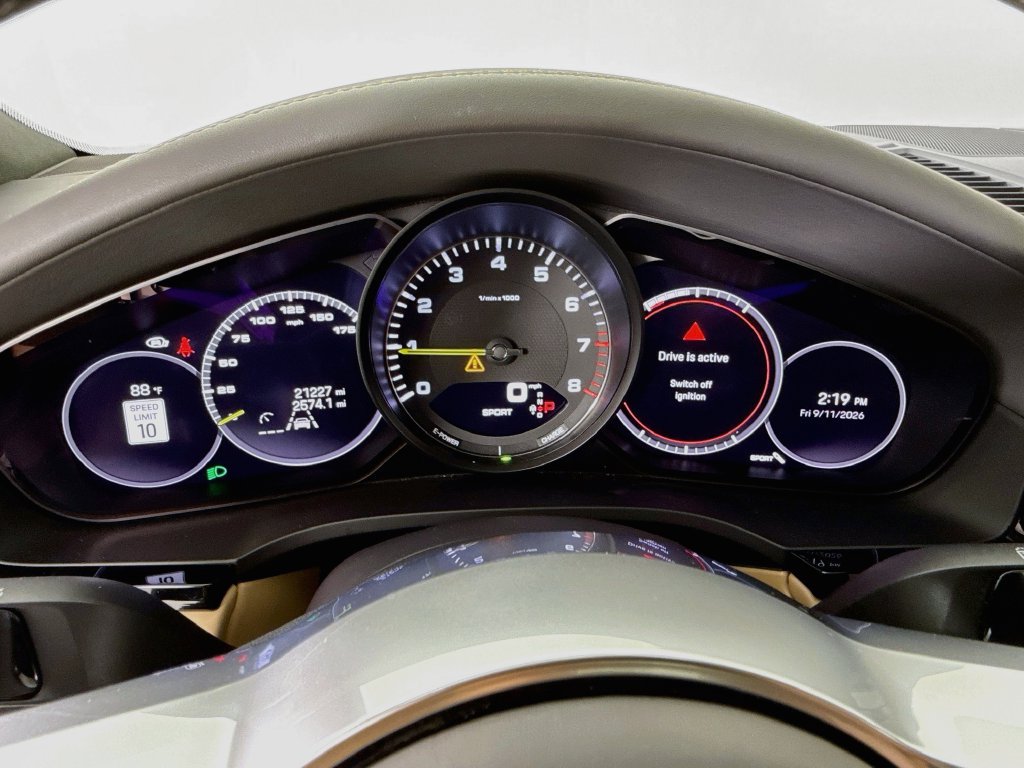Certified 2023 Porsche Cayenne AWD/4WD image 16