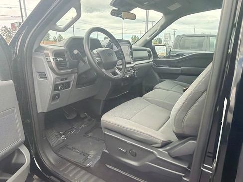 Used 2025 Ford F150 XLT w/ Equipment Group 301A Standard AWD/4WD image 18