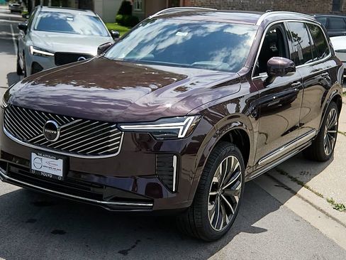 New 2026 Volvo XC90 T8 Ultra w/ Protection Package Premier AWD/4WD image 6