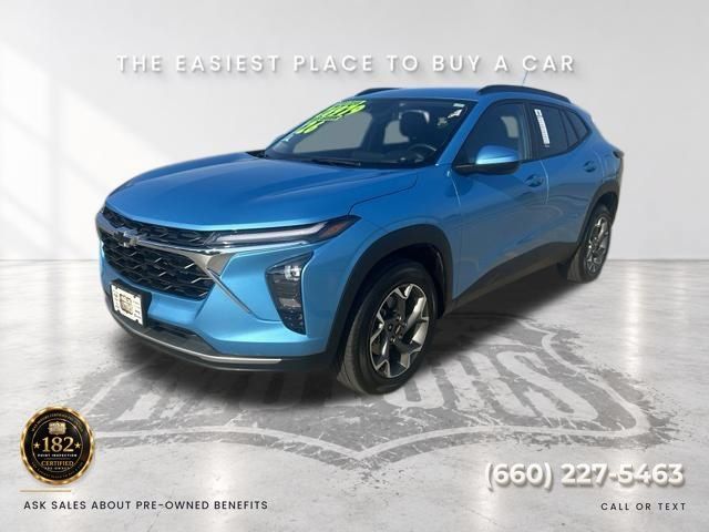 Used 2026 Chevrolet Trax LT w/ Driver Confidence Package FWD image 1