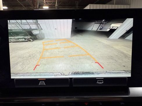 Used 2024 GMC Sierra 1500 SLE image 19