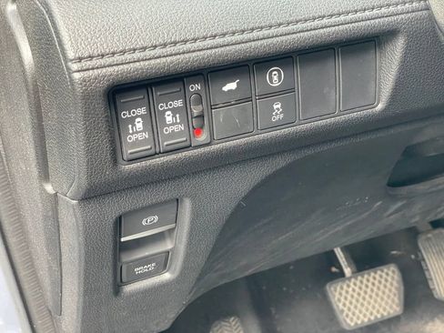Used 2023 Honda Odyssey Sport image 17
