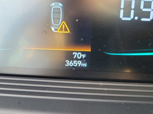 Used 2025 Hyundai Venue SEL FWD image 19