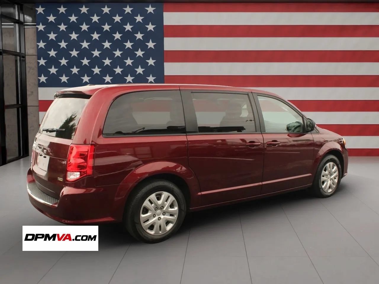Used 2018 Dodge Grand Caravan SE w/ UConnect Hands-Free Group FWD image 8