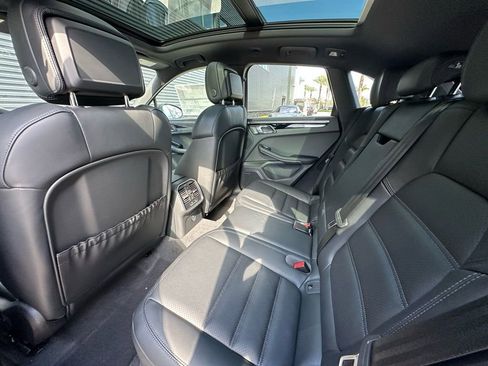 Used 2026 Porsche Macan image 36