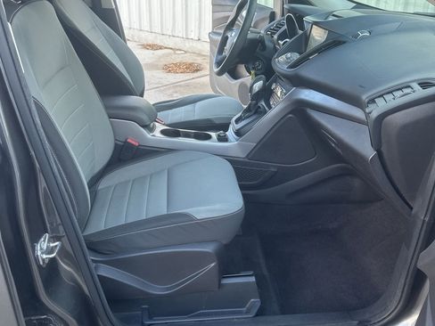 Used 2016 Ford Escape SE w/ Equipment Group 201A image 24