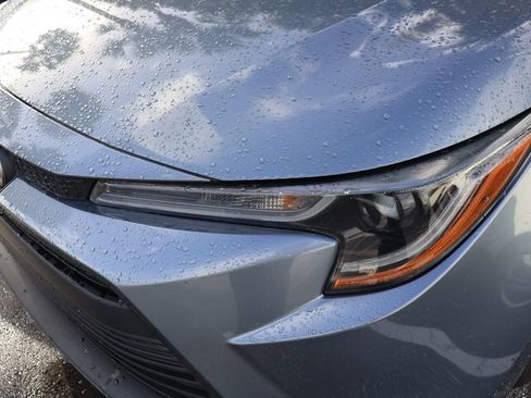 Used 2023 Toyota Corolla LE image 3