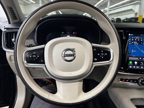 Certified 2025 Volvo S90 B6 Ultra w/ Lounge Package image 21