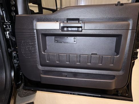 Used 2016 Ford F350 Lariat image 21