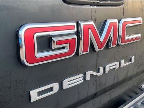 Certified 2022 GMC Canyon Denali w/ Denali Black Edition Package image 29