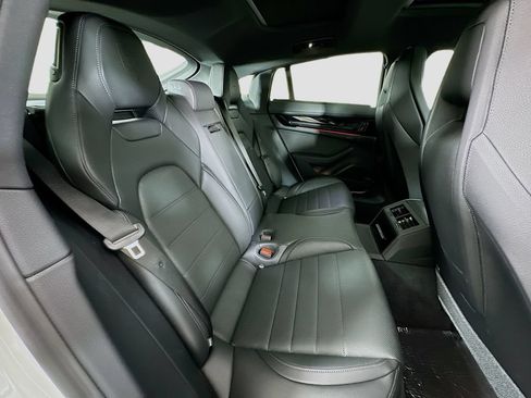 Certified 2025 Porsche Panamera 4S AWD/4WD image 29
