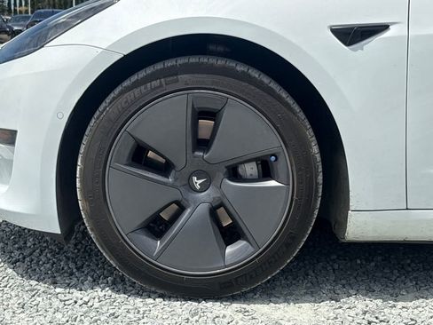 Used 2022 Tesla Model 3 Long Range AWD/4WD image 12