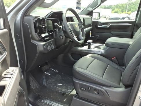 New 2026 Chevrolet Silverado 1500 LTZ w/ Technology Package AWD/4WD image 9