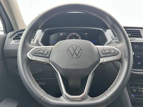 Used 2023 Volkswagen Tiguan SE AWD/4WD image 19