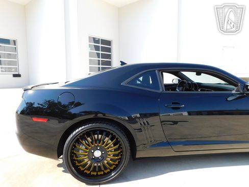 Used 2013 Chevrolet Camaro SS w/ RS Package RWD image 29