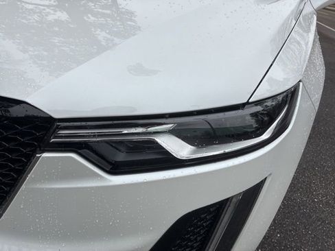 Used 2025 Cadillac XT6 Sport w/ Technology Package image 10