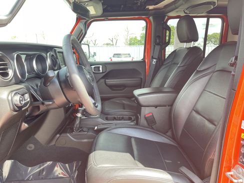Used 2023 Jeep Gladiator Sport AWD/4WD image 36