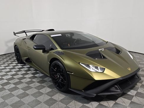 Used 2022 Lamborghini Huracan STO RWD image 1