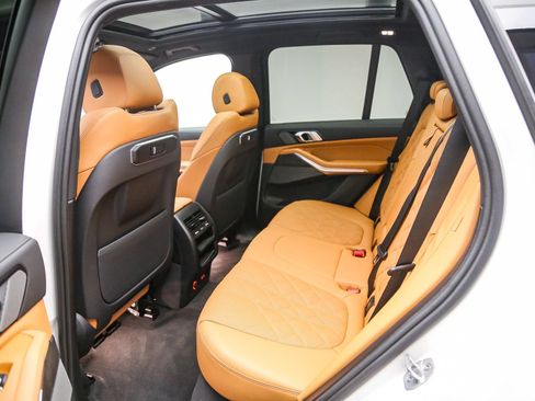 Used 2024 BMW X5 xDrive40i w/ Premium Package AWD/4WD image 21
