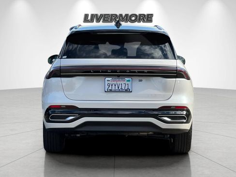 Used 2026 Lincoln Nautilus Reserve AWD/4WD image 4