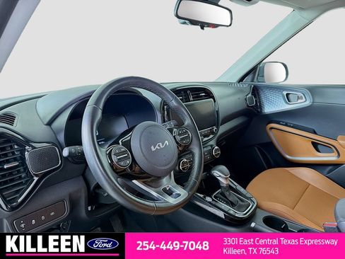 Used 2024 Kia Soul EX w/ Option Group 015 FWD image 10