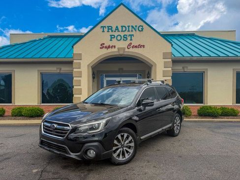 Used 2018 Subaru Outback 2.5i Touring w/ Popular Package #3 AWD/4WD image 2