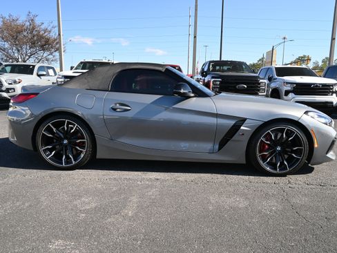 Used 2025 BMW Z4 M40i w/ Premium Package image 16