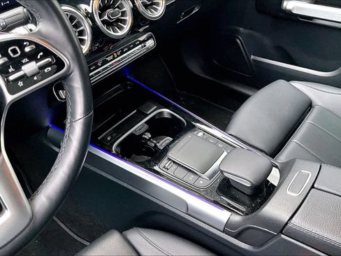 Certified 2022 Mercedes-Benz GLB 250 4MATIC image 14