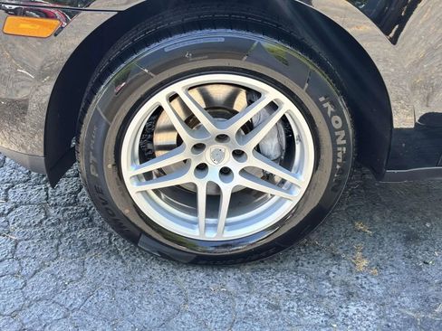 Used 2017 Porsche Macan image 7