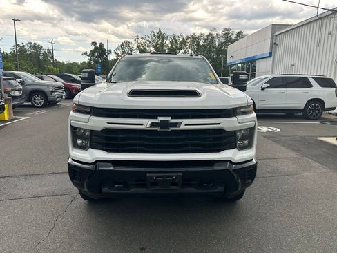 Used 2024 Chevrolet Silverado 2500 Custom w/ Custom Value Package AWD/4WD image 4