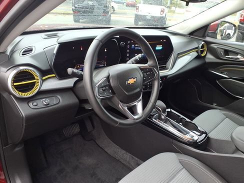 Used 2024 Chevrolet Trax LT w/ Driver Confidence Package image 13