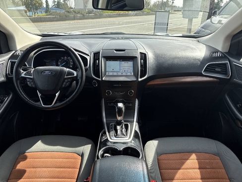 Used 2018 Ford Edge SEL w/ SEL Appearance Package AWD/4WD image 21