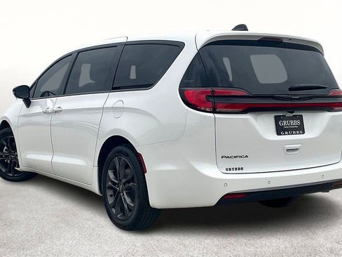New 2026 Chrysler Pacifica Select image 5