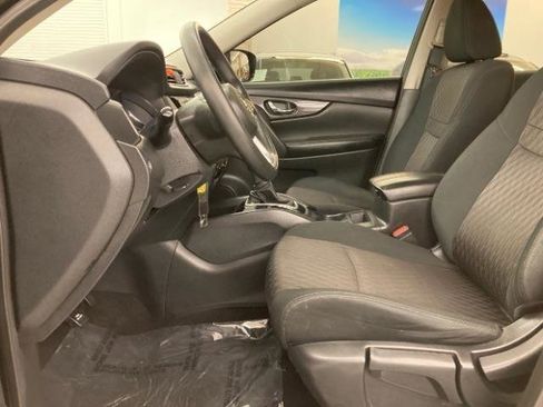 Used 2018 Nissan Rogue S FWD image 8