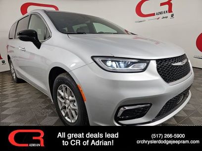 New 2026 Chrysler Pacifica Select