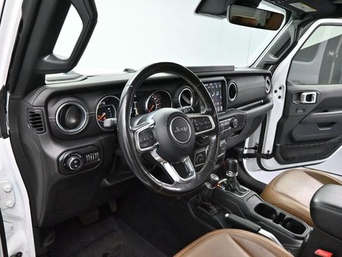 Used 2020 Jeep Gladiator Overland w/ Popular Equipment Package AWD/4WD image 13