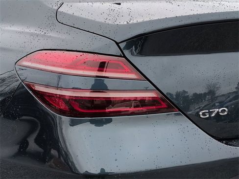 Used 2022 Genesis G70 3.3T image 12
