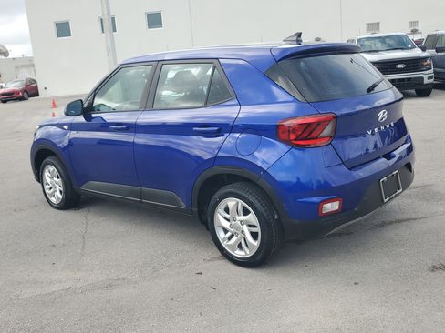 Used 2021 Hyundai Venue SE image 7