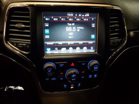 Used 2014 Jeep Grand Cherokee Limited image 18