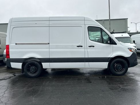 New 2025 Mercedes-Benz Sprinter 2500 image 3