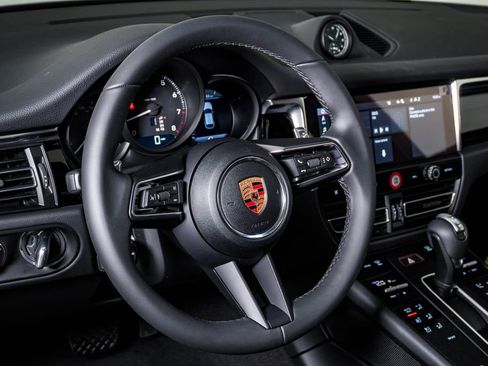 New 2026 Porsche Macan AWD/4WD image 18