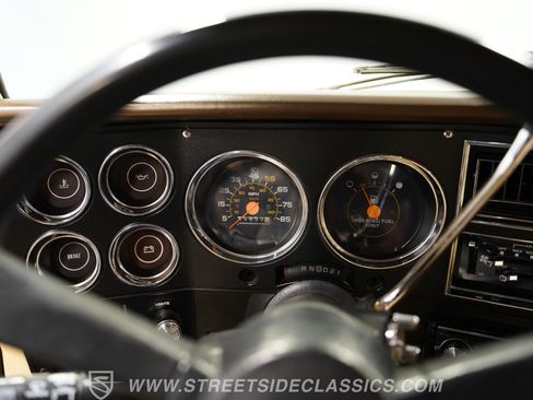 Used 1987 GMC Suburban 2WD image 40