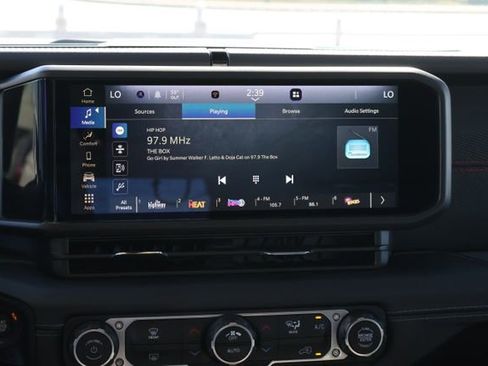 Used 2025 Jeep Wrangler Unlimited Rubicon image 13