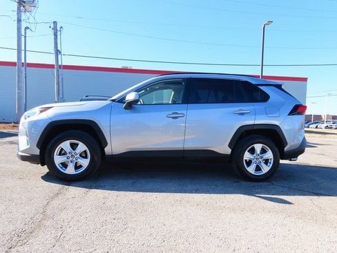 Used 2019 Toyota RAV4 XLE image 4