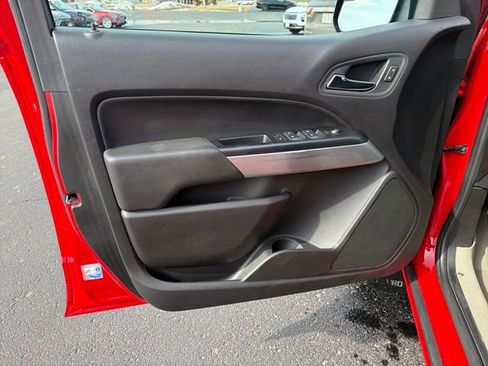 Used 2019 Chevrolet Colorado LT w/ LT Convenience Package image 12